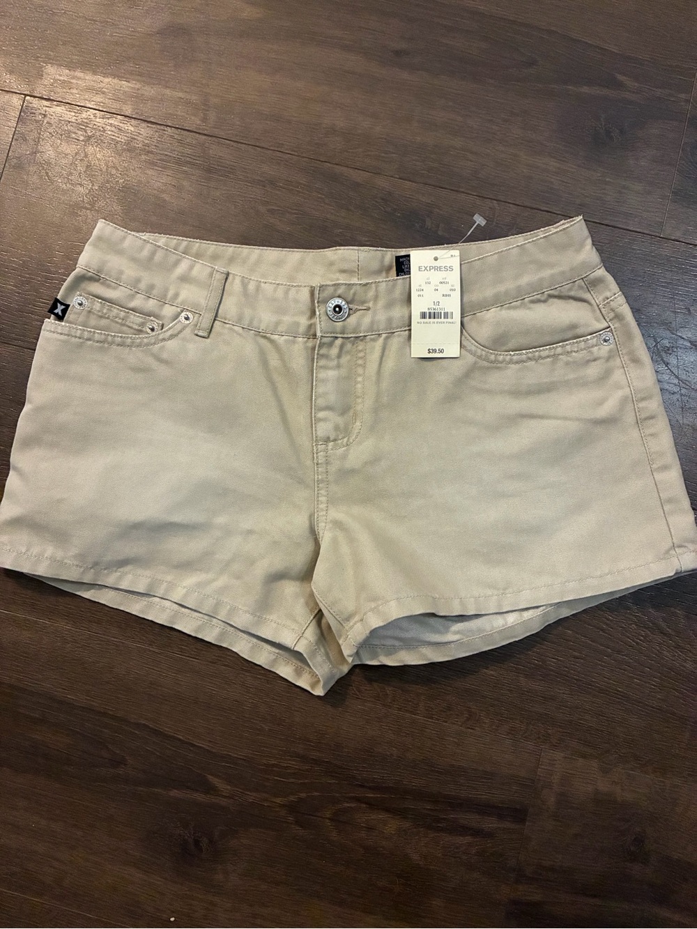 NWT Express Y2K Low Rise Khaki Shorts Size 1/2 Made in Hong Kong